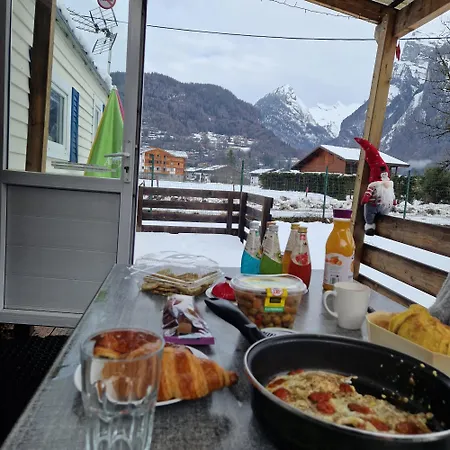 Charmant Mobilhome A 2 Pas Remontes Ski Samoens Exterior photo