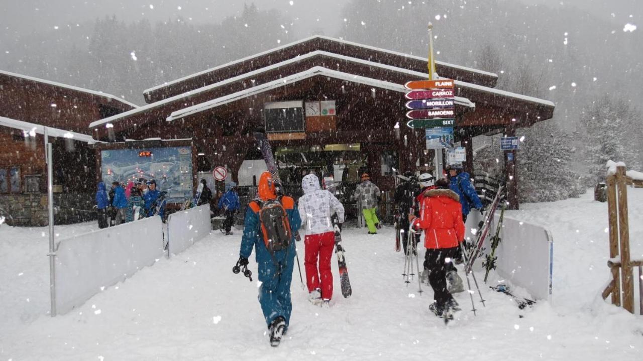Mobilhome A 2 Pas Remontes Campsite *